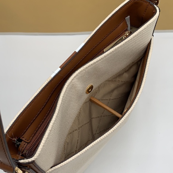 MICHAEL KORS LARGE MESSENGER CROSSBODY LUGGAGE COLOR - Picture 12 of 16